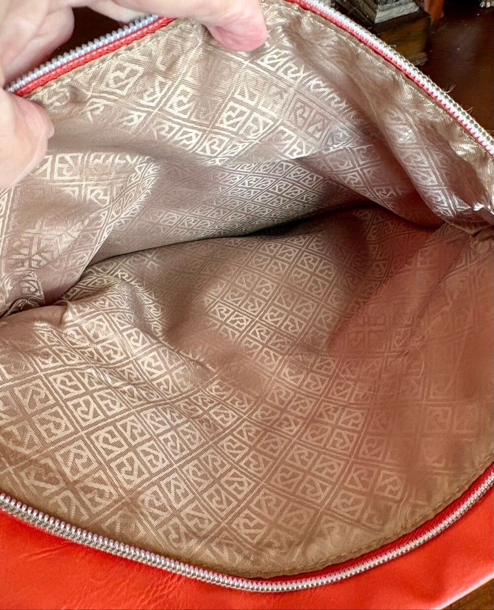 RELIC by Fossil - Foldover Crossbody in Soft Orange Faux Leather/Great Condition - Picture 6 of 13